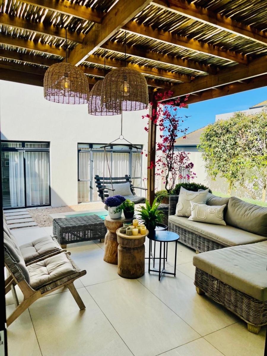 To Let  Bedroom Property for Rent in Oubaai Western Cape